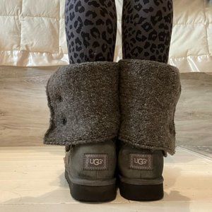 Size 9- Women's Grey Sweater style Ugg boots